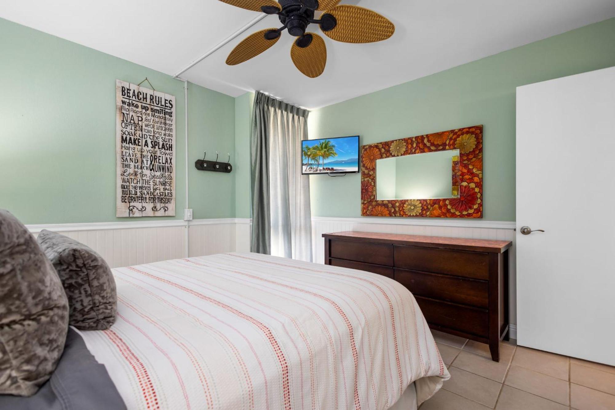 Welcoming Serene Tropical Get-away At The Pool *