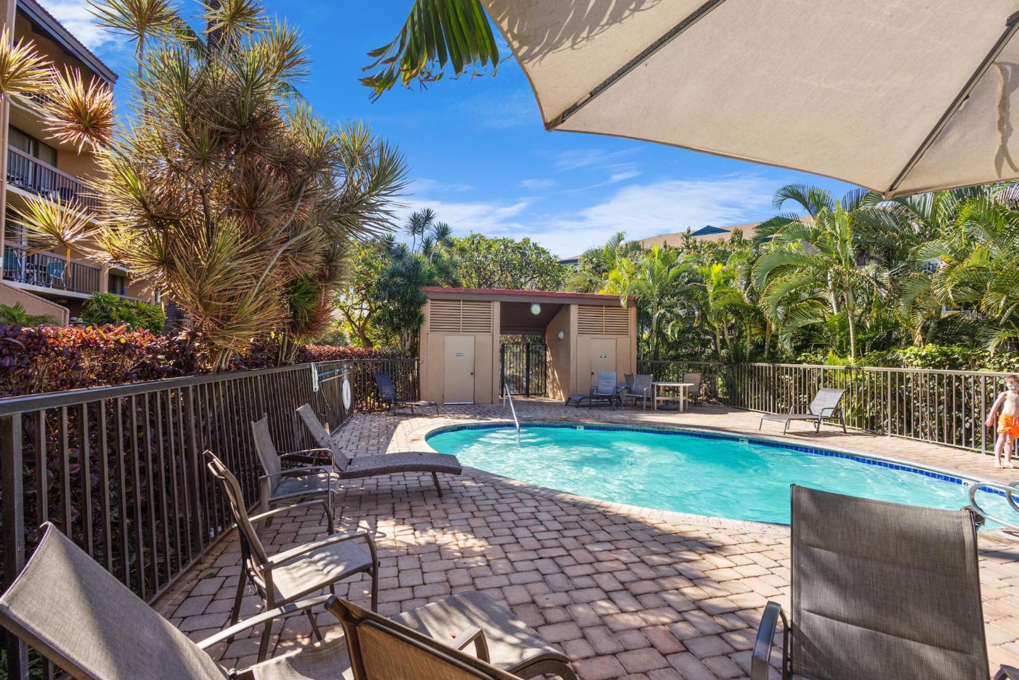 Welcoming Serene Tropical Get-away At The Pool Kihei